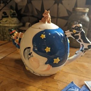 Studio 56 vintage Hey Diddle Diddle Mother Goose themed teapot